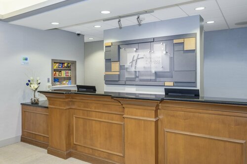 Holiday Inn Express & Suites Riverhead - Long Island by IHG, Забронировать Отель Риверхед 