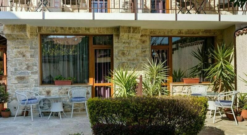 Hotel Kirios