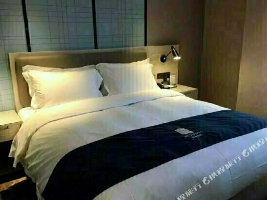 YunYiDuo Hotel (Kunming Railway Station Vientiane City Store）