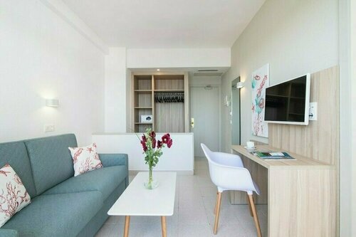 Hotel Vistamar by Pierre & Vacances, Book Hotel Hotels in Balearic Islands with Breakfast, Breakfasts