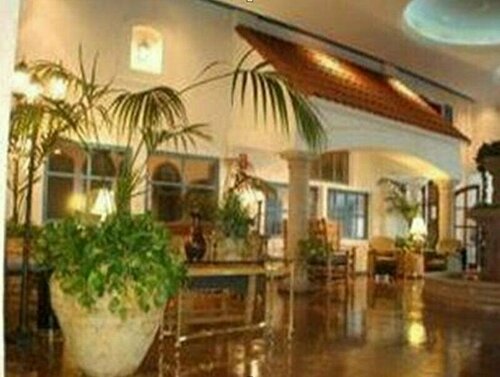 Clarion Hotel & Casino, Забронировать Отель Отели Лас-Вегаса 3 звезды, рядом с Vegas Indoor Skydiving, 3*