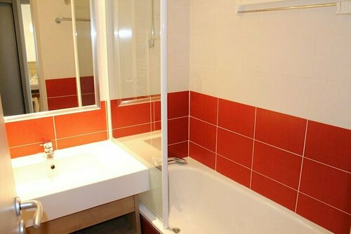 Résidence Le Britania by Maeva, Book Hotel Hoteller i Rhône-Alps med parkering, Parkering