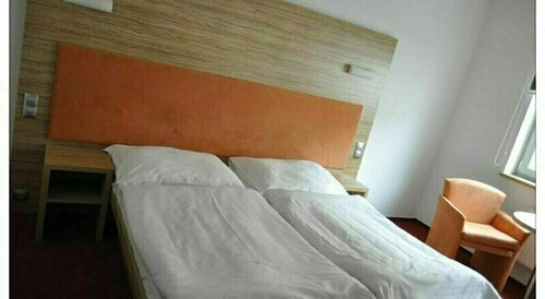 Hotel Monde, Забронировать Отель Угерски-Брод 