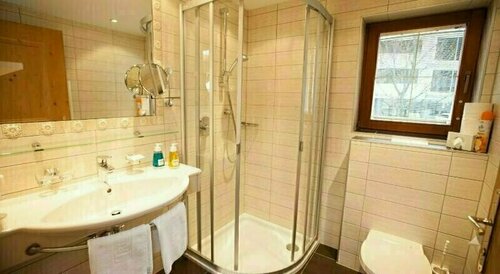 Hotel Trisanna, Забронировать Отель Отели Ишгль с парковкой, рядом с Гондольный подъемник Сильвреттабан A1, Парковка