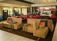 Courtyard by Marriott Williamsburg Busch Gardens Area, Забронировать Отель Отели Уильямсберг с бассейном, Бассейн