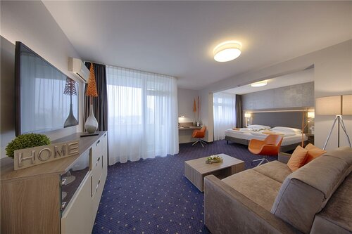 Best Western Plus Hotel Steinsgarten, Book Hotel Hotels in Weser Uplands with a Pool, Swimming Pool