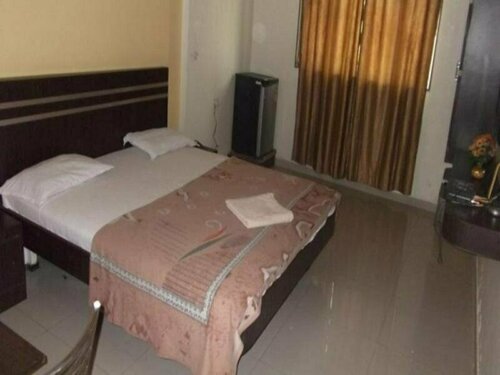 Hotel Trimurti Pride, Rezerwuj Hotel Māngvādi Nowe Delhi