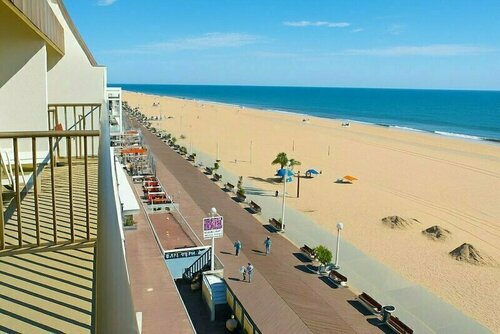 Boardwalk One, Забронировать Отель Отели Оушен-Сити с бассейном, рядом с Океанический рыболовный причал, Бассейн