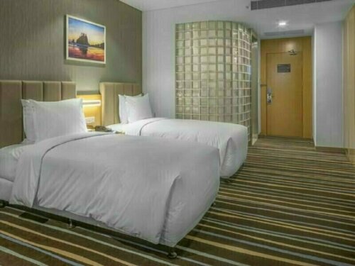 Holiday Inn Express Xi An North Station by IHG, Book Hotel Hoteller i Shaanxi med parkering, Parkering