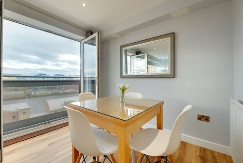 Week2Week Newcastle Quayside Views, Забронировать Отель Ньюкасл-апон-Тайн Тайн и Уир