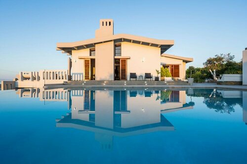 Azatis Luxury Villa, Забронировать Вилла Отели Калатас с бассейном, Бассейн