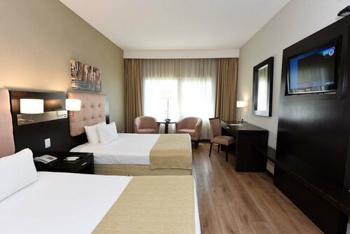 Howard Johnson Resort & Convention Center Ezeiza, Забронировать Отель Отели Эсейса 3 звезды, 3*