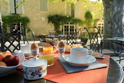 Hôtel Mas Valentine, Забронировать Отель Отели Альпий с завтраком, Завтраки