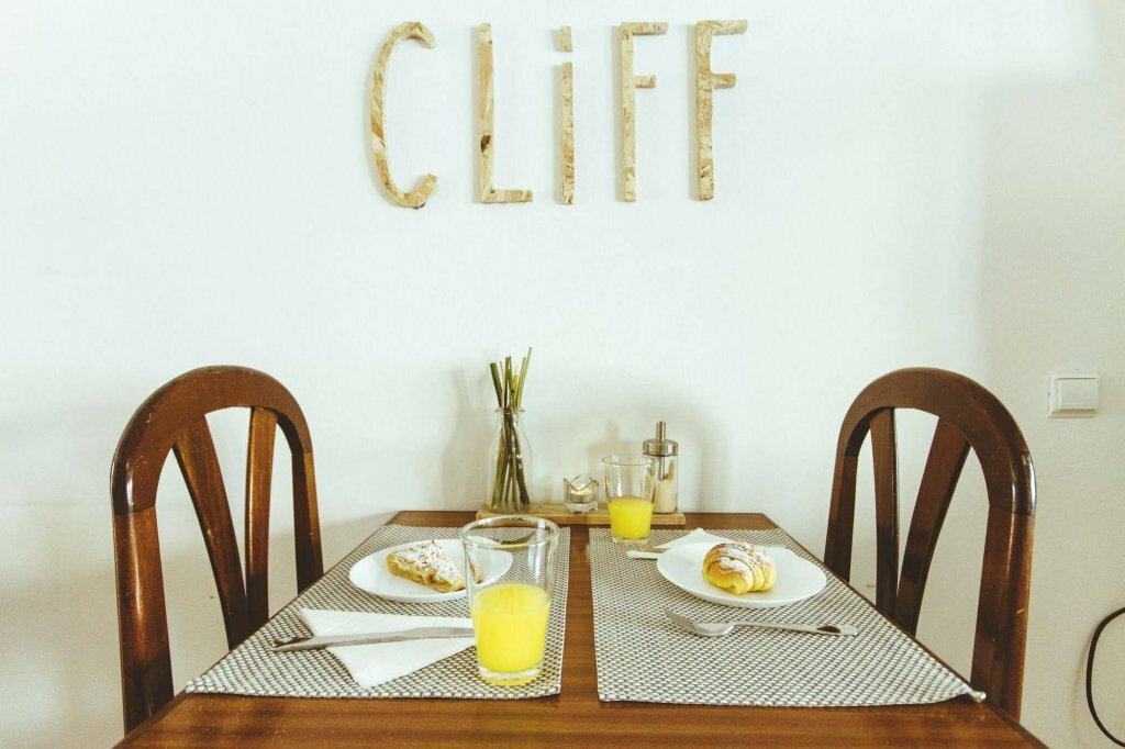 Cliff Surf Camp Hostel