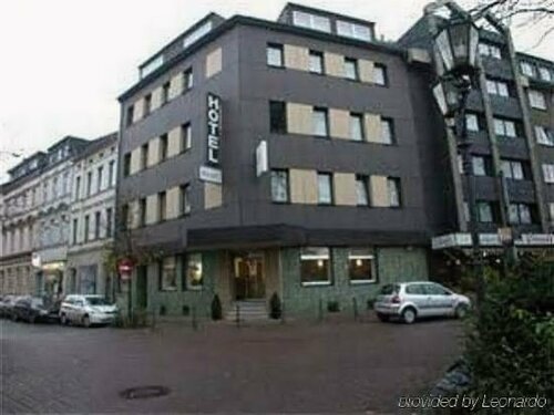 Hotel Carlton, Забронировать Отель Отели Дуйсбурга с бассейном, Бассейн
