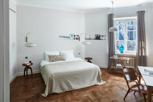 Between Us Bed and Breakfast, Забронировать Отель Отели Варшавы 3 звезды, рядом с Свентокшиска, 3*