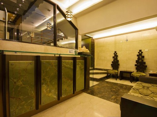 Hotel Suncourt Corporate, Забронировать Отель Отели Нью-Дели с парковкой, рядом с Больница сэра Ганги Рама, Парковка