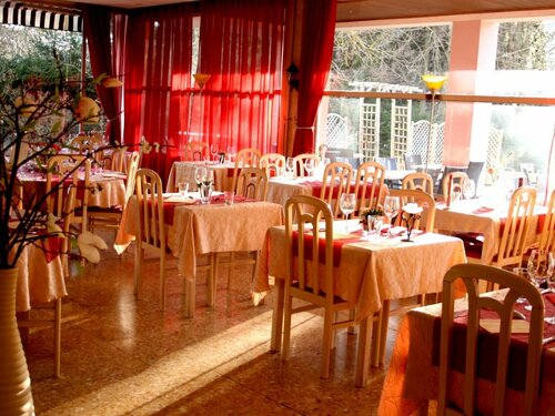 Logis La Cremaillere, Book Hotel Hoteller i Rhône-Alps med parkering, Parkering