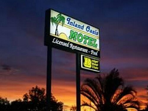 Inland Oasis Motel, Забронировать Мотель Отели Outback Queensland с парковкой, Парковка