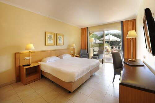 Van der Valk Hotel Barcarola, Забронировать Отель Сан-Фелиу-де-Гишольс Baix Empordà