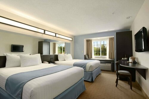 Microtel Inn and Suites by Wyndham - Geneva, Забронировать Отель Дженива Seneca Lake Wine Trail