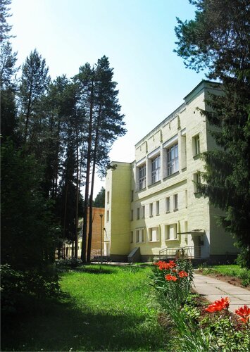 Rzdz Sanatorium Sosnovy Bor, Rezerwuj Uzdrowisko Hotele w Obwód kirowski z Basenem, Basen