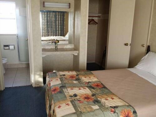 Travelers Beach Inn, Забронировать Мини-отель Отели в центре Вентура, в центре