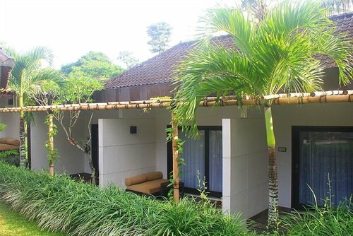 Y Resort Ubud, Rezervovat Lázně / Resort Hotely v Bali s bazénem, Bazén