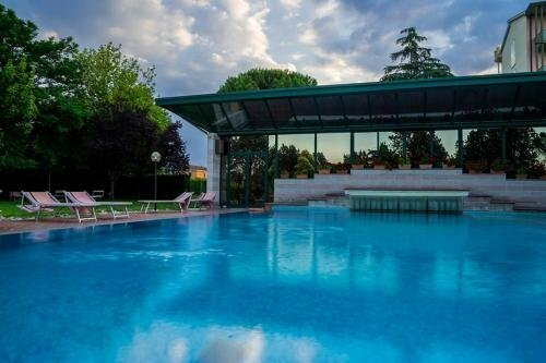 Hotel Terme Luna, Забронировать Отель Отели в центре Монтегротто-Терме, в центре, Парковка, Завтраки
