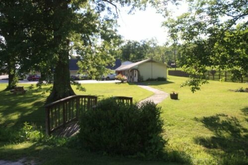 Hickory Shades Motel, Book Motel Hoteller i Indiana med parkering, Parkering