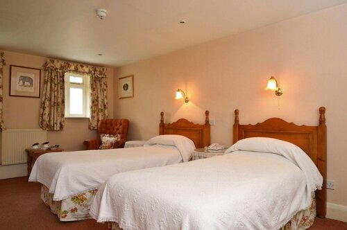 The Raven Hotel, Rezervați Hotel Hoteluri de 3 stele în Merseyside, 3*