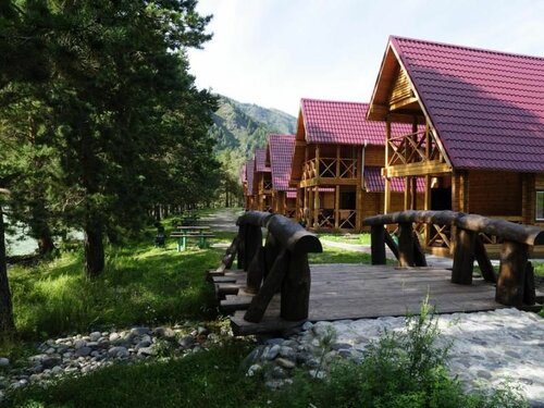 Usadba Slavnaya, Book Hotel Chemal 