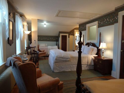 Stone Chalet Bed & Breakfast Inn, Book Chalet Ann Arbor Michigan
