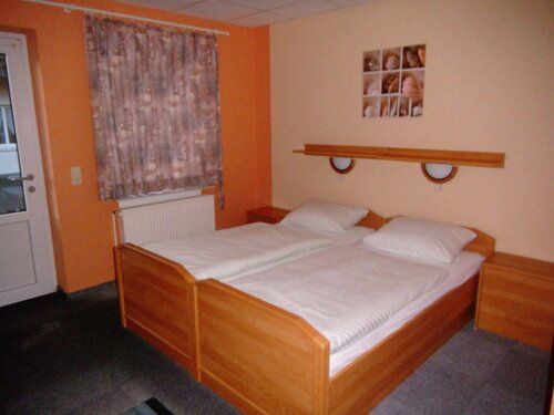 Hotel-Garni "Hof von Hannover", Забронировать Отель Витмунд East Frisia