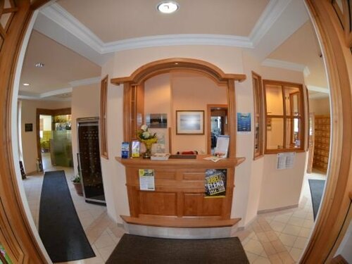 Fischwirtshaus Landmotel "Die Donaurast", Забронировать Мотель Отели Перзенбойг с парковкой, Парковка