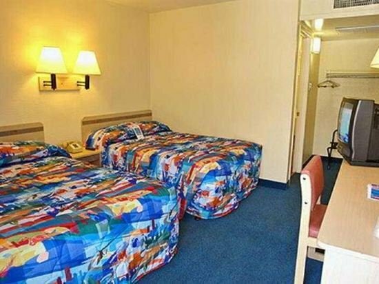 Motel 6 Reno - Livestock