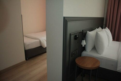 City Hotel, Book Hotel  