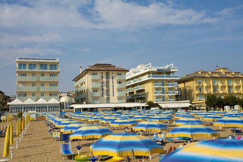 Hotels Vidi Miramare & Delfino, Забронировать Отель Отели Лидо ди Езоло 4 звезды, рядом с Зал конференций и конгрессов, 4*