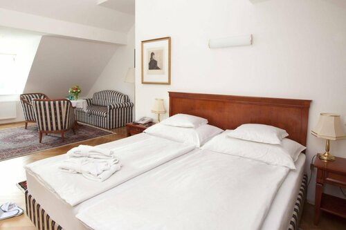 Hotel Richard Löwenherz, Rezervați Hotel Hoteluri în Durnstein cu parcare, Parcare