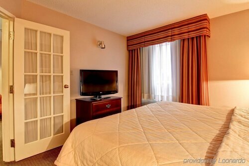 Comfort Inn & Suites, Reserva ahora Hotel Hoteles en Ontario con aparcamiento, Aparcamiento