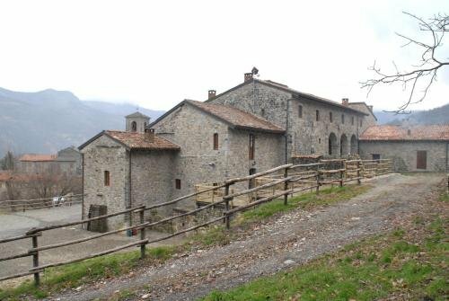 Castello Malaspina di Gambaro, Забронировать Отель Феррьере Эмилия-Романья
