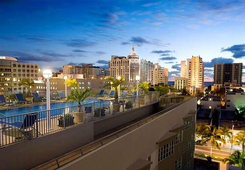 Courtyard Miami Beach South Beach, Забронировать Отель СПА-отели Майами-Бич, рядом с Улица Оушен-драйв, SPA-услуги