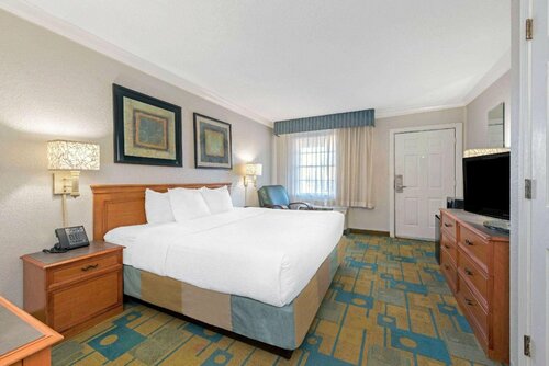 La Quinta Inn New Orleans Causeway, Забронировать Отель Метари Луизиана