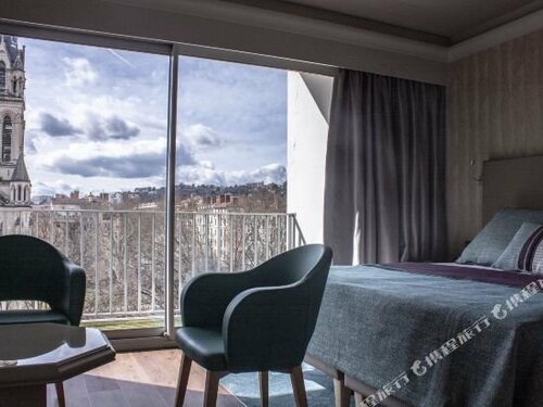 Best Western Hôtel Charlemagne, Boek Hotel Hotels in Rhone-Alpen met zwembad, Zwembad