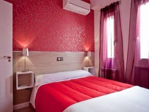 Hostal Madrid, Забронировать Хостел центр города Мадрид, рядом с Королевский театр