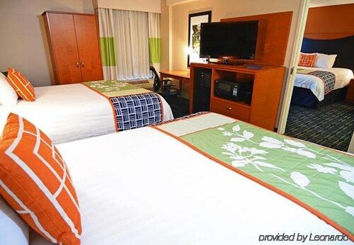 Fairfield by Marriott Inn & Suites Anaheim North/Buena Park, Забронировать Отель Буэна-Парк Disneyland California, рядом с Howie's Game Shack