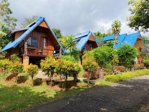 Banphu Montalang Resort, Забронировать Курортный отель Отели Мэхонгсон с парковкой, Парковка