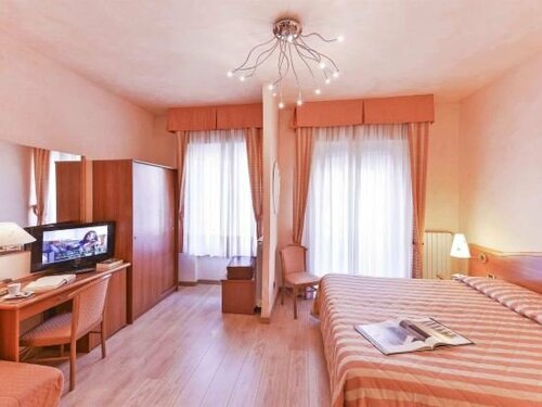 Hotel Jane, Забронировать Отель Отели Лунгарно дель Темпио с завтраком, Завтраки