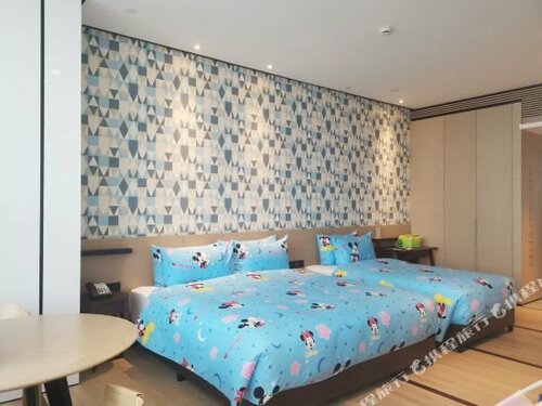 Howard Johnson Plaza Ningbo, Забронировать Отель Нинбо Чжэцзян