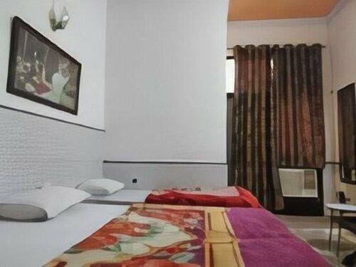 Hotel Jyoti Deluxe, Забронировать Отель Отели Нью-Дели с парковкой, рядом с Больница сэра Ганги Рама, Парковка